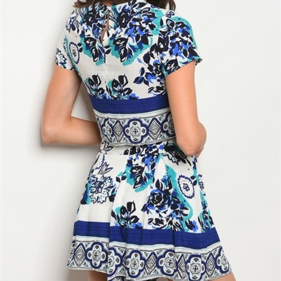 Beautiful White & Navy blue floral skort set - Picture 2 of 2